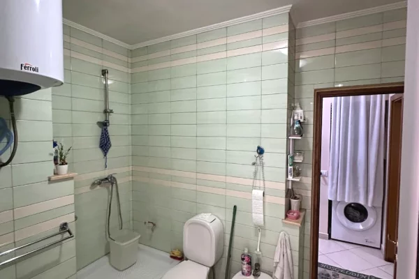 Appartamento in vendita a Tirana 2+1, Arredato