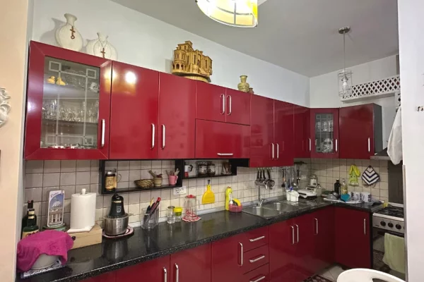 Appartamento in vendita a Tirana 2+1, Arredato