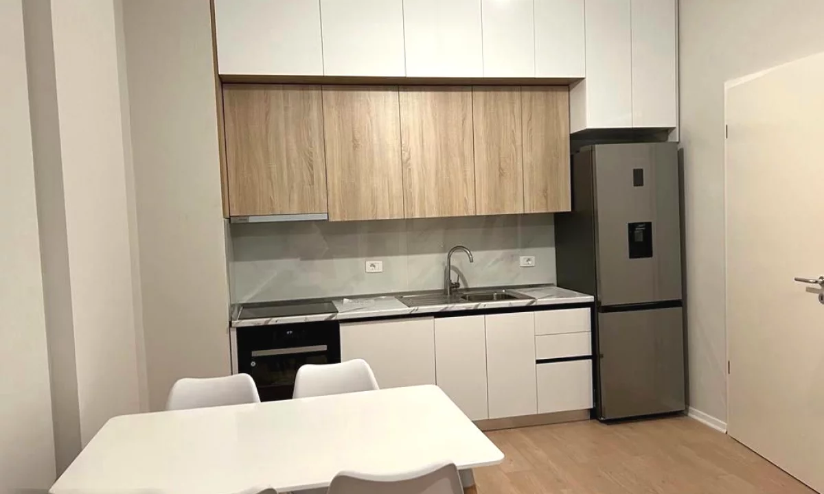 Appartamento in vendita a Tirana 2+1, Arredato