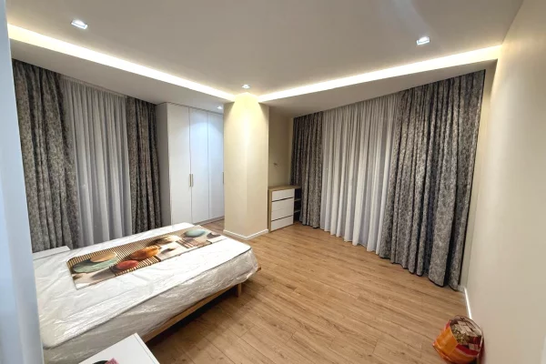 Appartamento in affitto a Tirana 2+1, Arredato