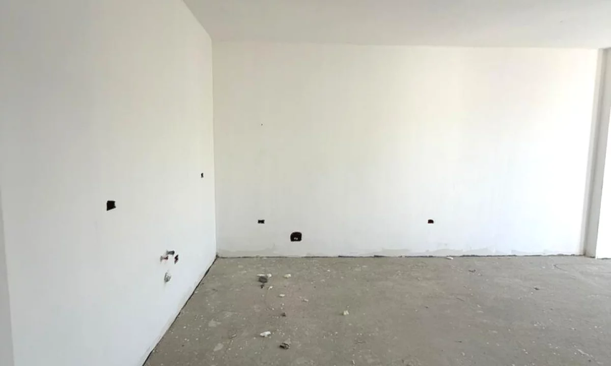 Appartamento in vendita a Tirana 2+1, Vuoto
