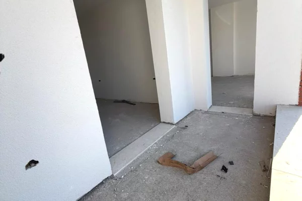 Appartamento in vendita a Tirana 2+1, Vuoto