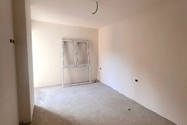 Appartamento in vendita a Tirana 2+1, Vuoto