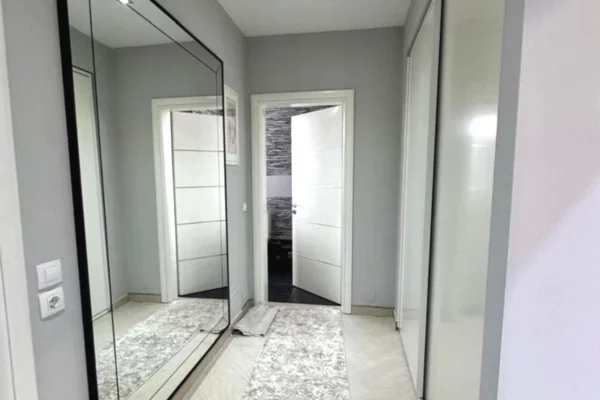 Appartamento in affitto a Tirana 2+1, Arredato