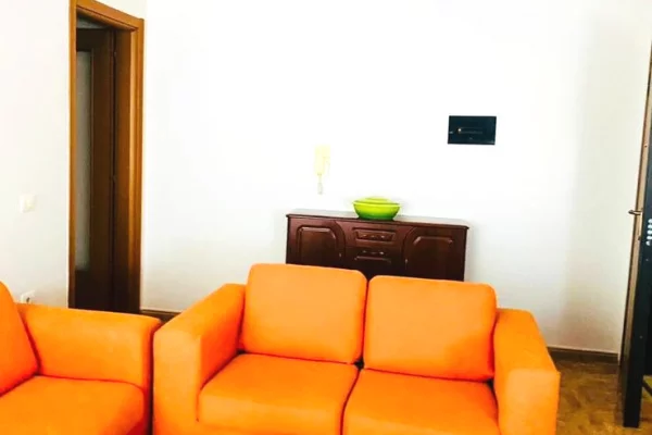 Apartament 2+1 me Qira – Qendër Tiranë (përballë The Plaza Hotel) ✨