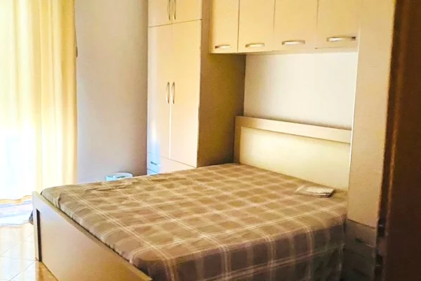 Shtepi me qera Apartament ne Tirane, 2+1, Mobilimi E mobiluar, Pagesa 750  Euro.