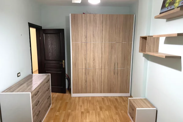 Shtepi me qera Apartament ne Tirane, 2+1, Mobilimi E mobiluar, Pagesa 502  Euro.