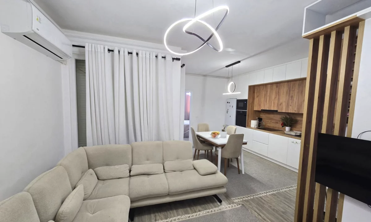 Shtepi ne shitje Apartament ne Tirane, 1+1, Mobilimi E mobiluar, Pagesa 138,000  Euro.