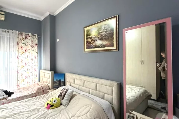 Shtepi ne shitje Apartament ne Tirane, 2+1, Mobilimi E mobiluar, Pagesa 170,009  Euro.