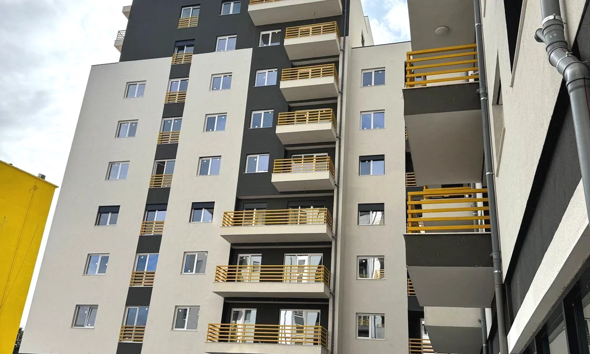 Shtepi ne shitje Apartament ne Tirane, 1+1, Mobilimi Bosh, pa mobiluar, Pagesa 130,009  Euro.
