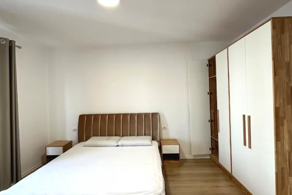 Shtepi ne shitje Apartament ne Tirane, 3+1, Mobilimi E mobiluar, Pagesa 278,009  Euro.
