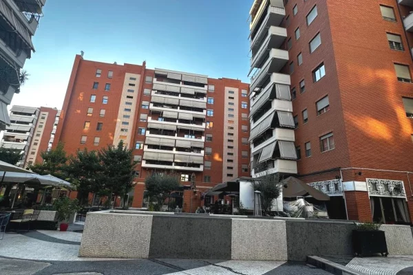 ☄️ Shitet Apartament 3+1 + 2 tualete – Kompleksi Delijorgji , Rruga e Kavajes✨