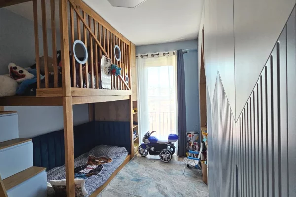 Shtepi ne shitje Apartament ne Tirane, 2+1, Mobilimi E mobiluar, Pagesa 212,009  Euro.