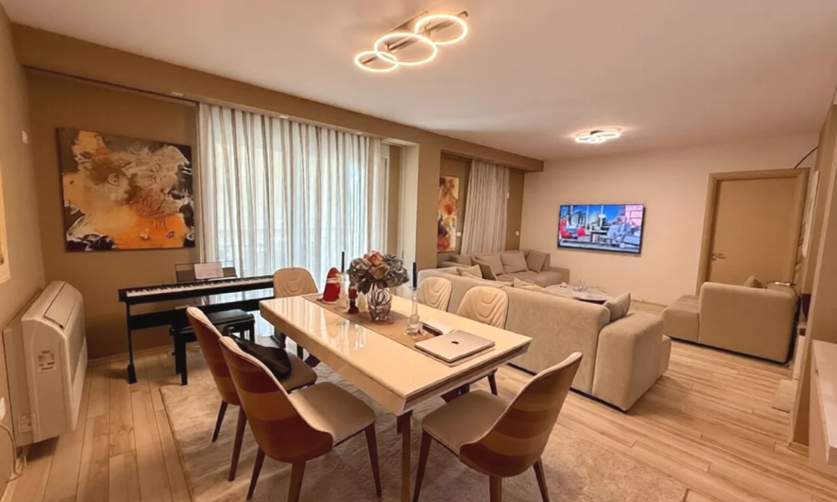 Shtepi ne shitje Apartament ne Tirane, 2+1, Mobilimi E mobiluar, Pagesa 223,009  Euro.