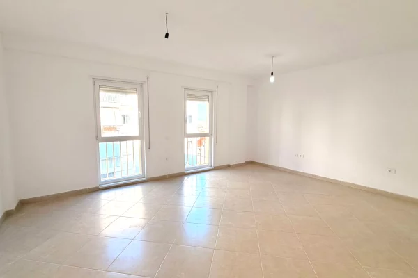 Shtepi ne shitje Apartament ne Tirane, 2+1, Mobilimi Bosh, pa mobiluar, Pagesa 19,300,009  Leke.