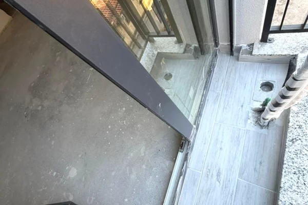 Shtepi ne shitje Apartament ne Tirane, 2+1, Mobilimi Bosh, pa mobiluar, Pagesa 151,060  Euro.