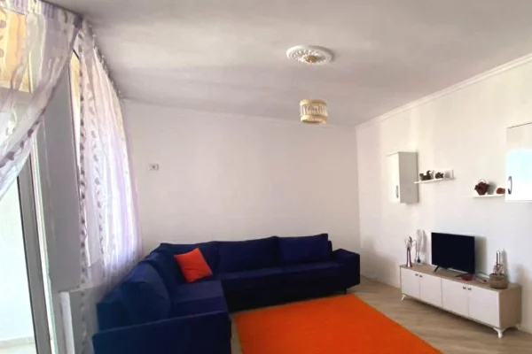 Shtepi me qera Apartament ne Tirane, 1+1, Mobilimi E mobiluar, Pagesa 40,000  Leke.