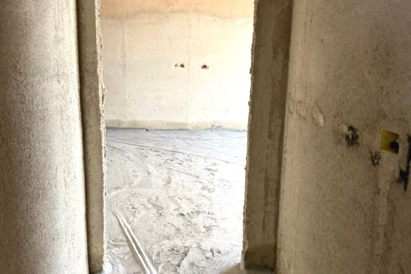 Shtepi ne shitje Apartament ne Tirane, 2+1, Mobilimi Bosh, pa mobiluar, Pagesa 176,005  Euro.