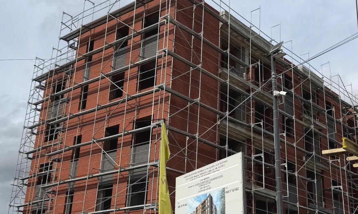 Shtepi ne shitje Apartament ne Tirane, 1+1, Mobilimi Bosh, pa mobiluar, Pagesa 57,220  Euro.