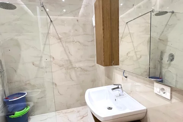 Shtepi me qera Apartament ne Tirane, 1+1, Mobilimi E mobiluar, Pagesa 80,000  Leke.