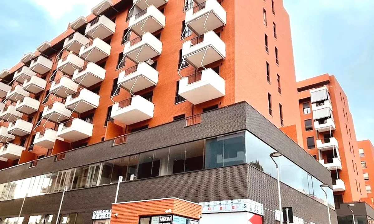 🏢 Shitet Dyqan 170 m2 – Kompleksi Delijorgji ✨