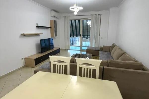 Shtepi ne shitje Apartament ne Tirane, 2+1, Mobilimi E mobiluar, Pagesa 220,000  Euro.