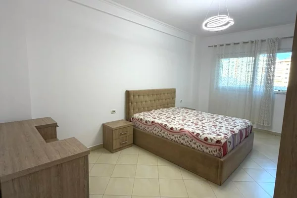 Shtepi ne shitje Apartament ne Tirane, 2+1, Mobilimi E mobiluar, Pagesa 220,000  Euro.