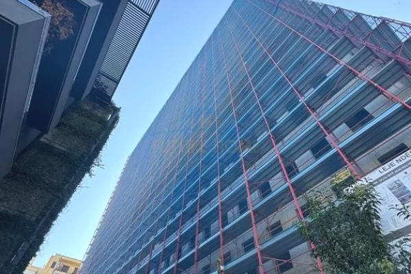 Shtepi ne shitje Duplex(shtepi me 2 kate) ne Tirane, 4+1, Mobilimi Bosh, pa mobiluar, Pagesa 527,000  Euro.