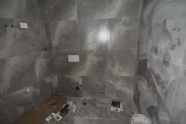 Shtepi ne shitje Apartament ne Tirane, 2+1, Mobilimi Bosh, pa mobiluar, Pagesa 205,800  Euro.