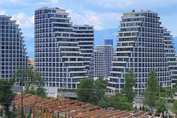 Shtepi ne shitje Apartament ne Tirane, 2+1, Mobilimi Bosh, pa mobiluar, Pagesa 554,400  Euro.