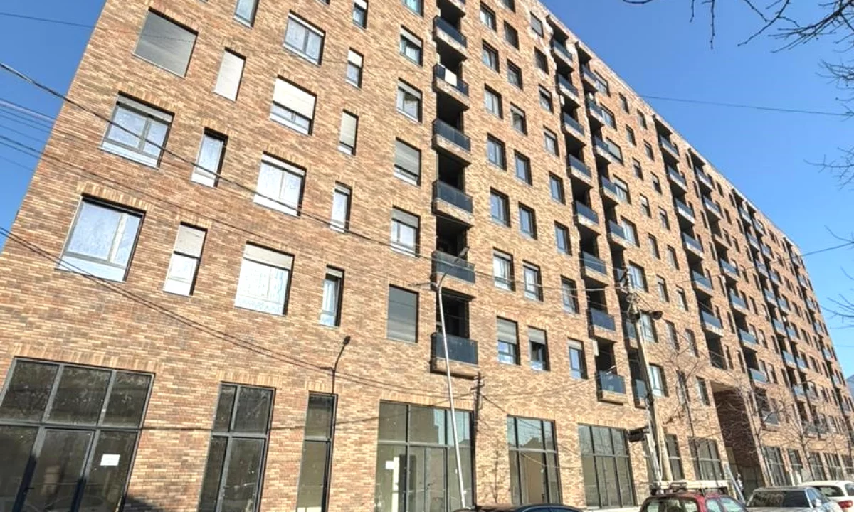 Shtepi ne shitje Apartament ne Tirane, 3+1, Mobilimi Bosh, pa mobiluar, Pagesa 181,000  Euro.