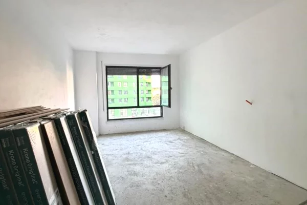 Shtepi ne shitje Apartament ne Tirane, 3+1, Mobilimi Bosh, pa mobiluar, Pagesa 181,000  Euro.