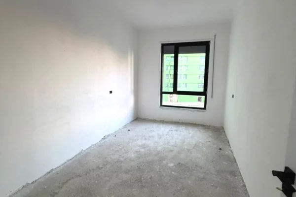 Shtepi ne shitje Apartament ne Tirane, 3+1, Mobilimi Bosh, pa mobiluar, Pagesa 181,000  Euro.