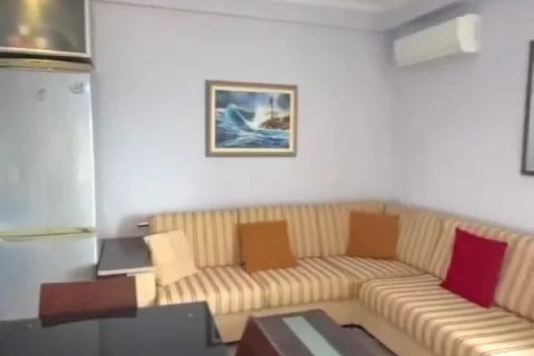 Shtepi ne shitje Apartament ne Durres, 2+1, Mobilimi E mobiluar, Pagesa 300,100  Euro.