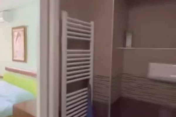 Shtepi ne shitje Apartament ne Durres, 2+1, Mobilimi E mobiluar, Pagesa 300,100  Euro.