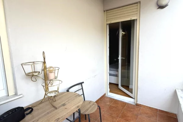 Shtepi ne shitje Apartament ne Tirane, 3+1, Mobilimi E mobiluar, Pagesa 390,000  Euro.