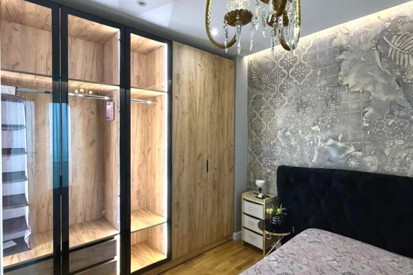 Shtepi ne shitje Apartament ne Tirane, 3+1, Mobilimi E mobiluar, Pagesa 390,000  Euro.