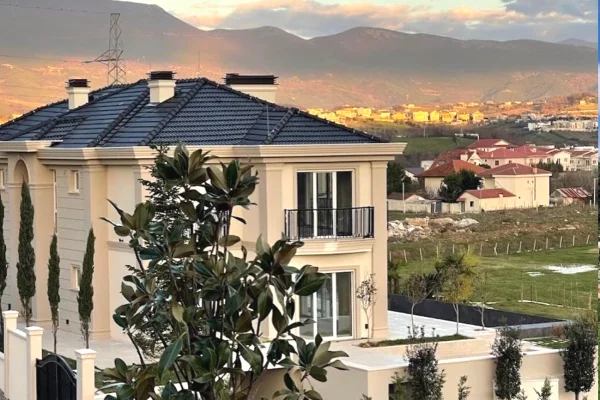 Luxury villas for sale in Tirana 7+1, Furnished