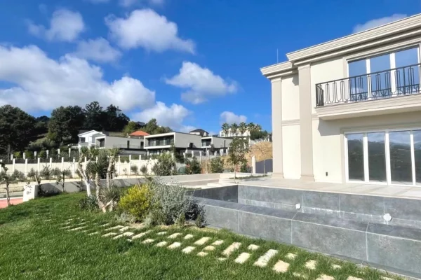 Luxury villas for sale in Tirana 7+1, Furnished