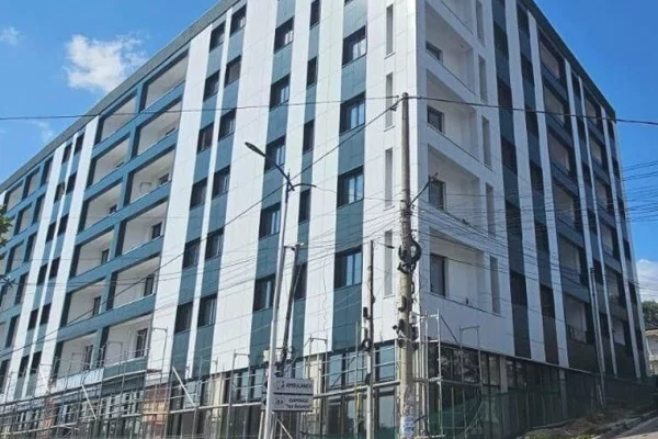 Shtepi ne shitje Apartament ne Tirane, 2+1, Mobilimi Bosh, pa mobiluar, Pagesa 142,500  Euro.