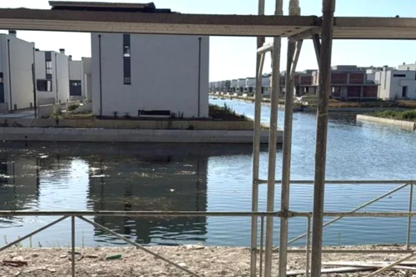 Shtepi ne shitje Apartament ne Durres, 2+1, Mobilimi Bosh, pa mobiluar, Pagesa 265,000  Euro.