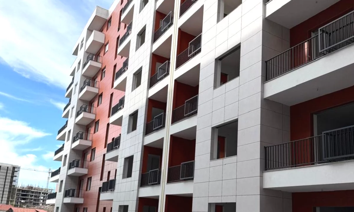 Shtepi ne shitje Apartament ne Tirane, 2+1, Mobilimi Bosh, pa mobiluar, Pagesa 122,176  Euro.