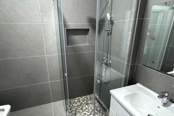 Shtepi me qera Apartament ne Tirane, 1+1, Mobilimi E mobiluar, Pagesa 60,000  Leke.