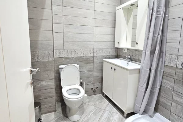 Shtepi me qera Apartament ne Tirane, 2+1, Mobilimi E mobiluar, Pagesa 90,000  Leke.
