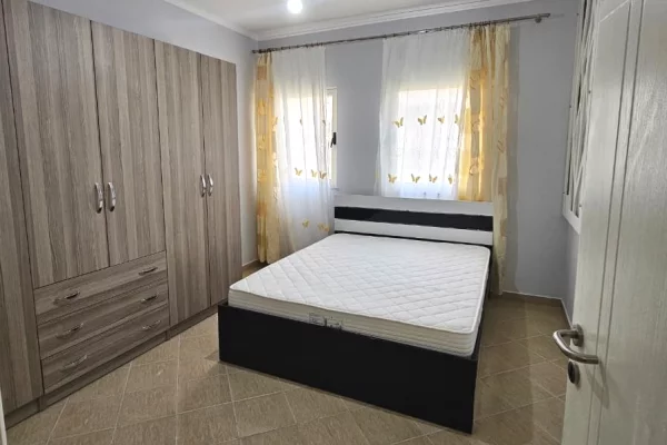 Shtepi me qera Apartament ne Tirane, 1+1, Mobilimi E mobiluar, Pagesa 550  Euro.