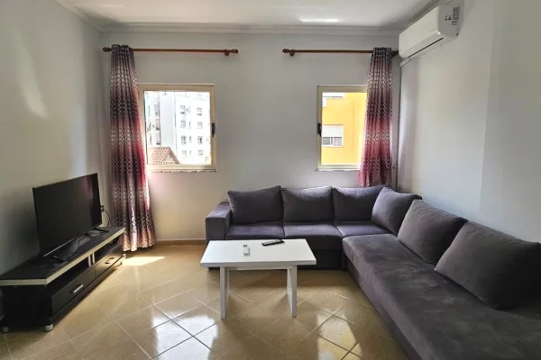 Shtepi me qera Apartament ne Tirane, 1+1, Mobilimi E mobiluar, Pagesa 550  Euro.