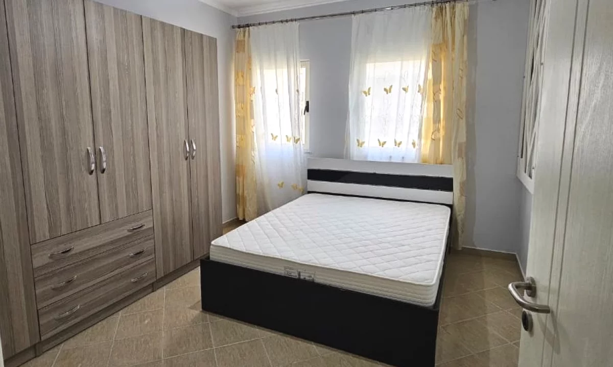 Shtepi me qera Apartament ne Tirane, 1+1, Mobilimi E mobiluar, Pagesa 550  Euro.