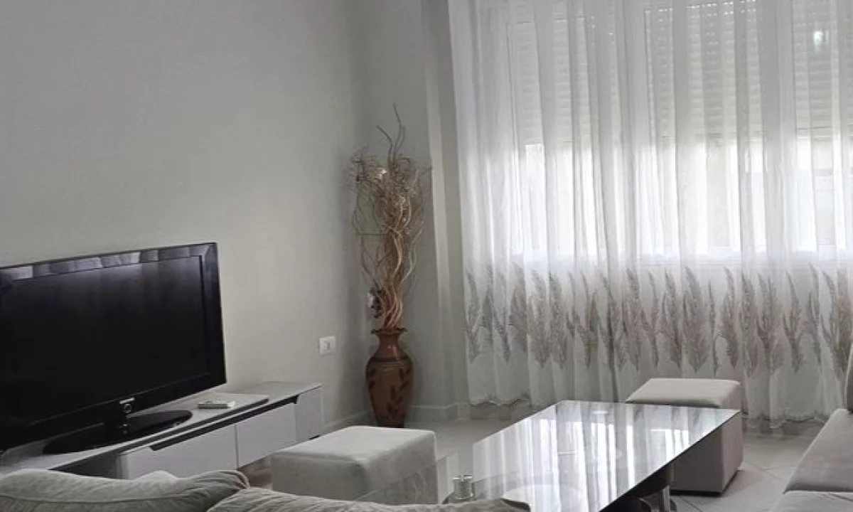 Shtepi me qera Apartament ne Tirane, 2+1, Mobilimi E mobiluar, Pagesa 65,000  Leke.