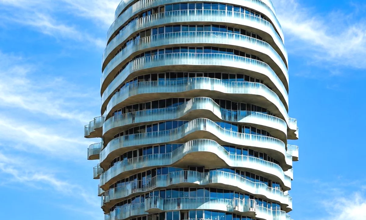 Shtepi ne shitje Apartament ne Tirane, 1+1, Mobilimi Bosh, pa mobiluar, Pagesa 499,000  Euro.