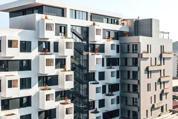 Shtepi ne shitje Apartament ne Tirane, 3+1, Mobilimi Bosh, pa mobiluar, Pagesa 39,500,000  Leke.